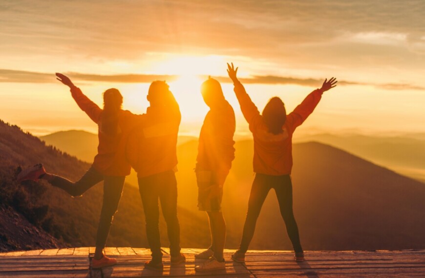 30άρηδες… έφηβοι: Νέα έρευνα αναδεικνύει τα 4 στάδια ωρίμανσης του εγκεφάλου