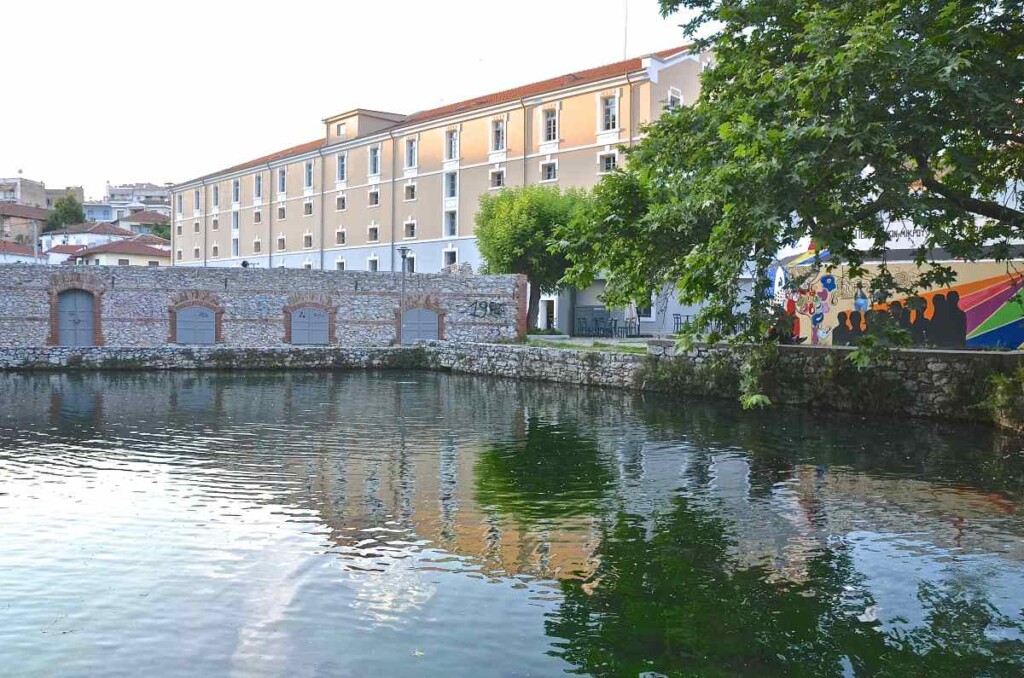 Hydrama Grand Hotel: Όταν η καπναποθήκη του 1924 συναντά τη σύγχρονη φιλοξενία