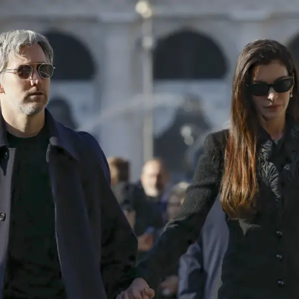 Με λαμπερά ονόματα το τελευταίο αντίο στον Βαλεντίνο στη Ρώμη