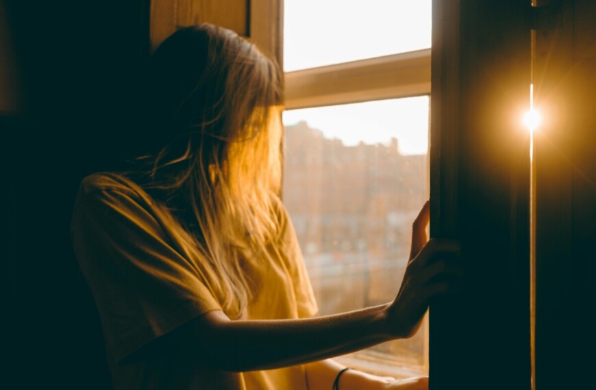 Στρέφω το βλέμμα