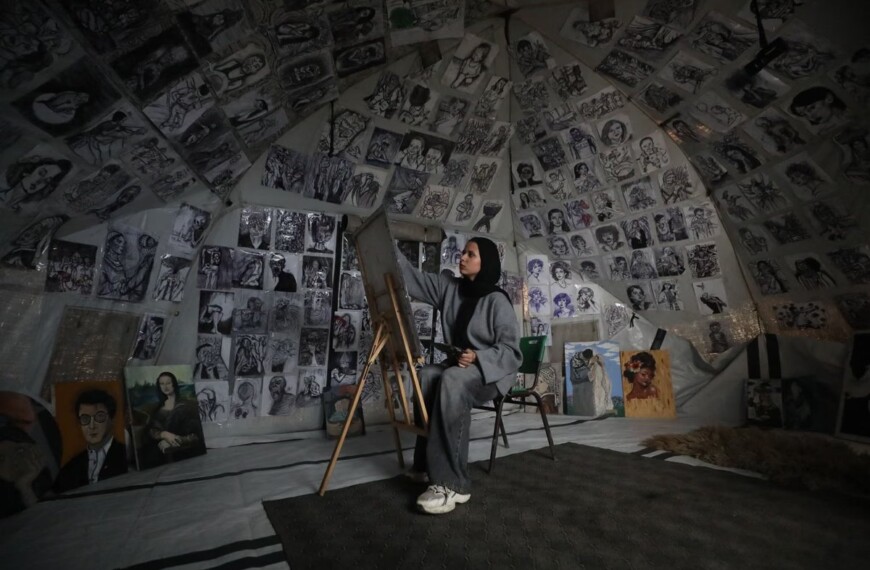 Η 18χρονη Παλαιστίνια Marah Khaled al-Za’anin φέρνει ζωή και τέχνη στο καταφύγιο της Γάζας