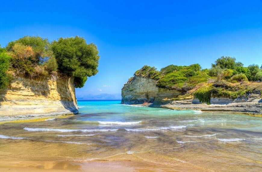 Κέρκυρα: Σοβαρή διάβρωση στο Canal d’Amour – Προειδοποιήσεις για την ασφάλεια και τον τουρισμό