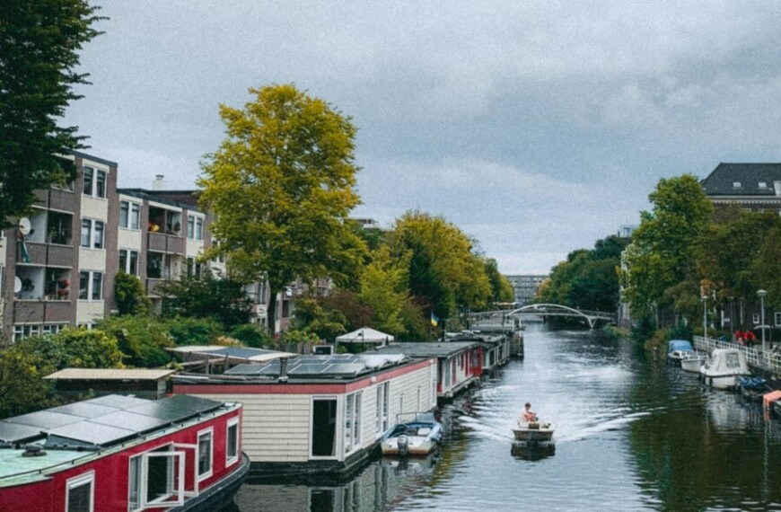 Σκάλες ζωής: Το Άμστερνταμ φροντίζει ζώα και ανθρώπους στα κανάλια