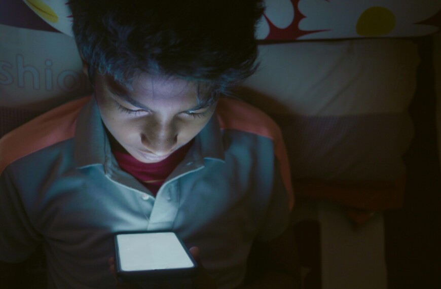 Ψηφιακός Εθισμός και Εφηβεία: Το τραγικό δίδαγμα από την Ινδία