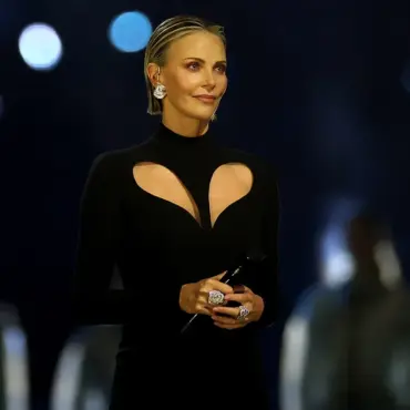 Η συγκινητική ομιλία της Σαρλίζ Θερόν για ειρήνη και ενότητα στο San Siro