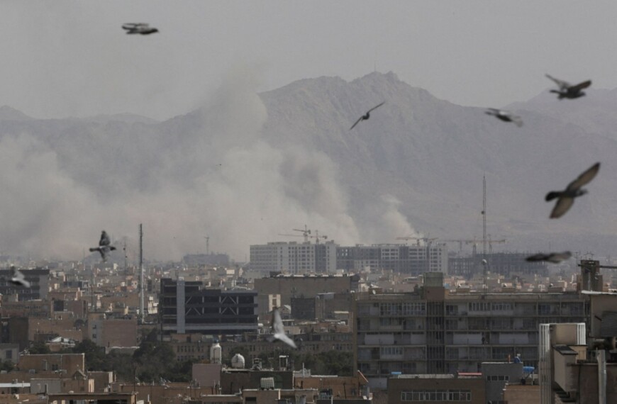 Πόλεμος στο Ιράν στην εποχή της τεχνητής νοημοσύνης: Επιθέσεις ταχύτερες από την ανθρώπινη σκέψη