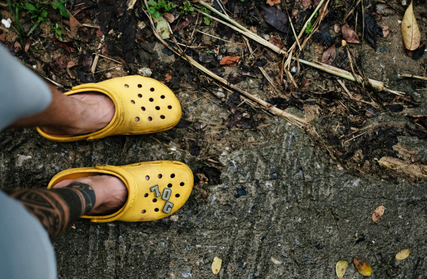 Πώς τα Crocs κατέκτησαν τη streetwear κουλτούρα