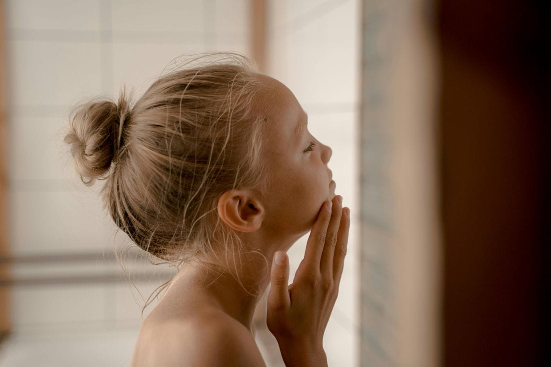 Cosmeticorexia: Η νέα εμμονή των παιδιών με την τέλεια επιδερμίδα