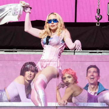 Η Madonna “έκλεισε” το Times Square με εκρηκτικό show για το νέο της άλμπουμ