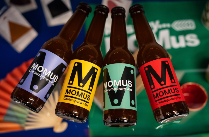 Η νέα συλλεκτική μπίρα του MOMUS φέρνει την τέχνη στο ποτήρι