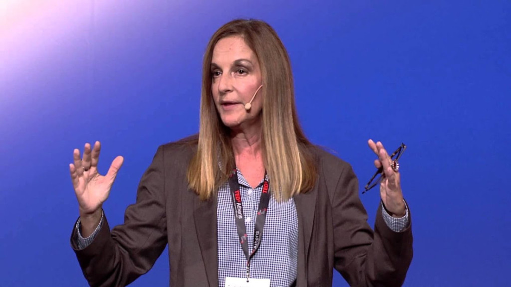 Διαλέξεις «Νοοτρόφος Τήνος»: Η Αθηνά Κρητικού μιλά για την αναπηρία, τη νοοτροπία και τα εμπόδια της κοινωνίας